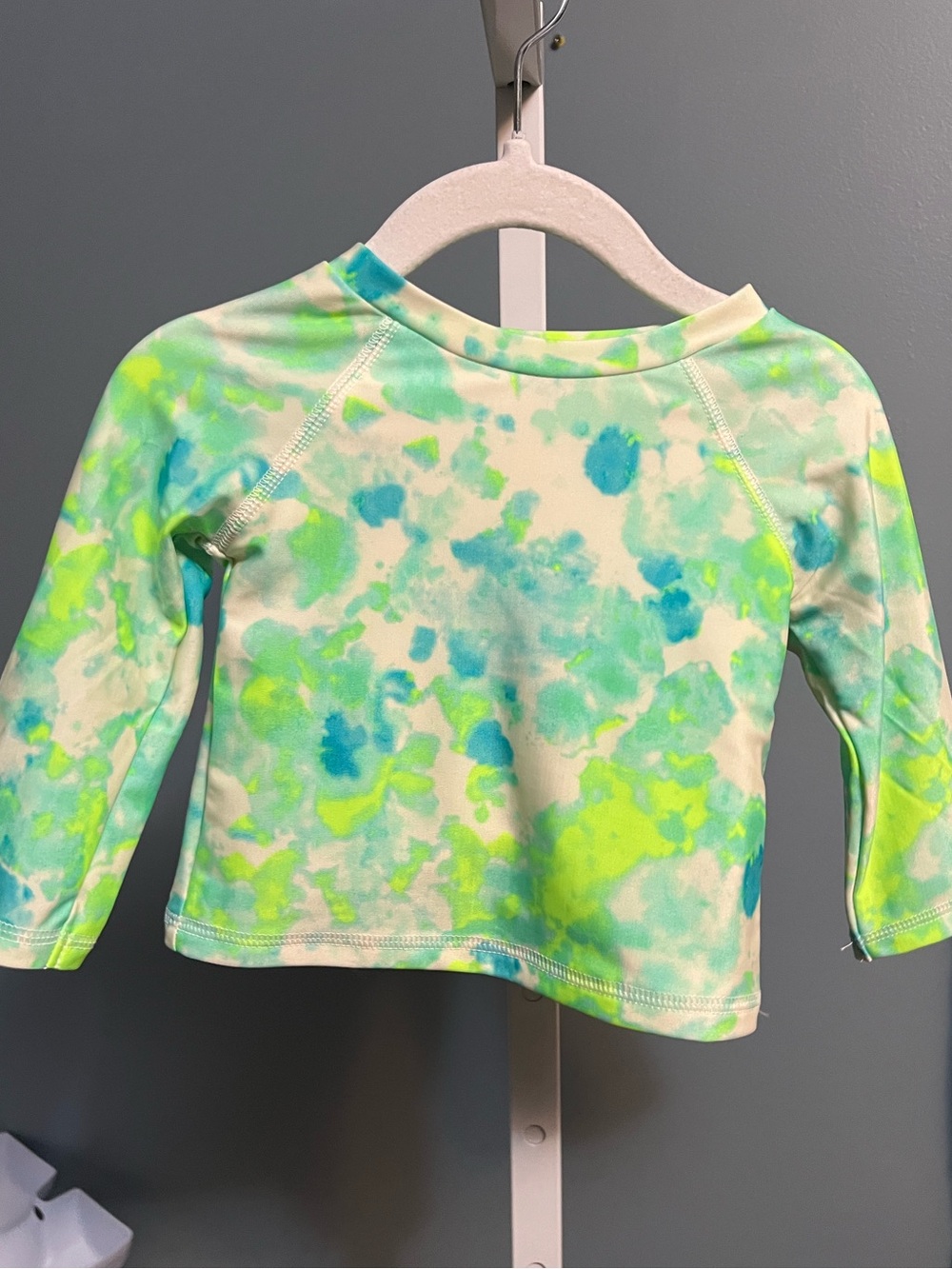 Cat & Jack Neon Tie-Dye Long sleeve rashguard and bike short swimwear 12 month